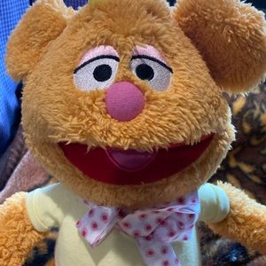 Disney Jr Muppet Babies Wocka Wocka Fozzie Bear - Talks, Sings & Shakes!!